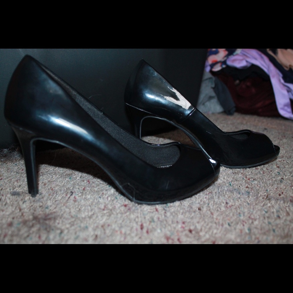 Open toe black heel
